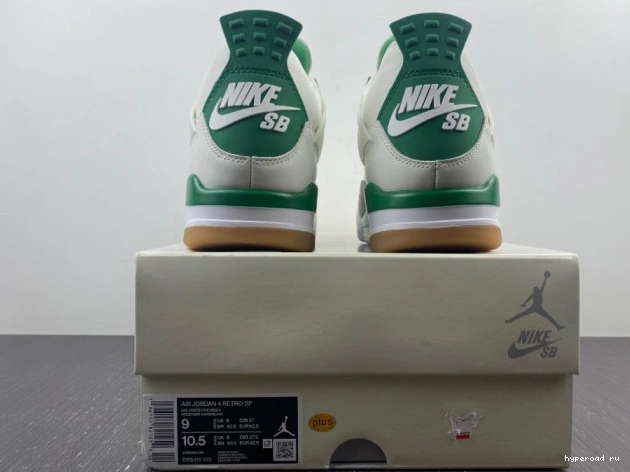 DR5415-103 Pine Green Air SB Jordan x 4 Nike 0826
